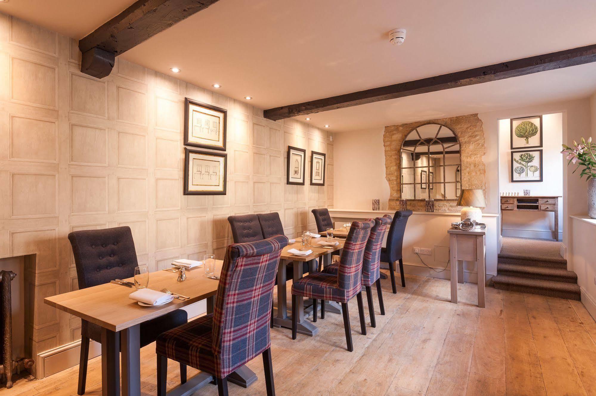 The Crown Hotel Shipton under Wychwood Exterior foto